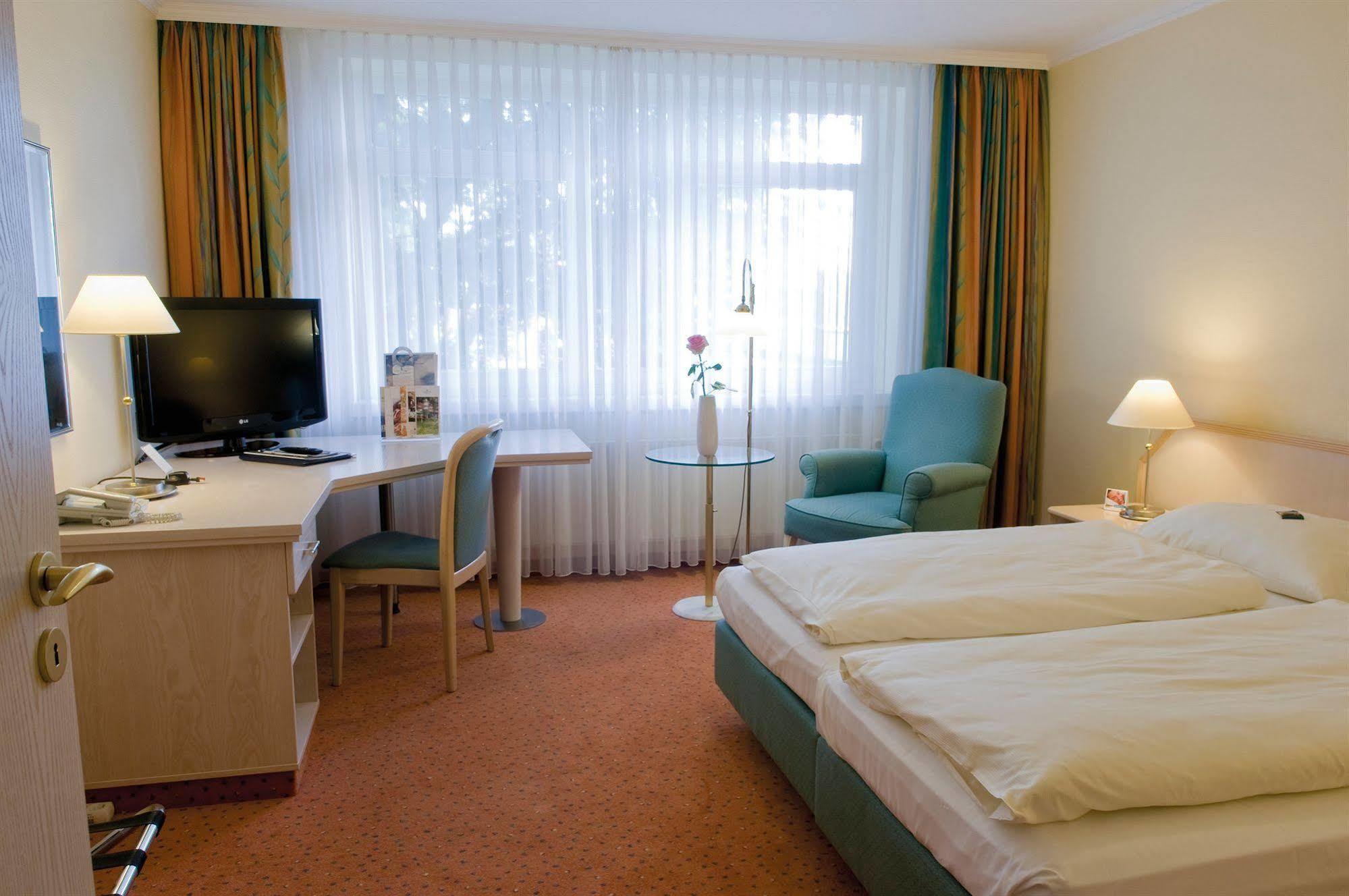 Upstalsboom Parkhotel Эмден Номер фото